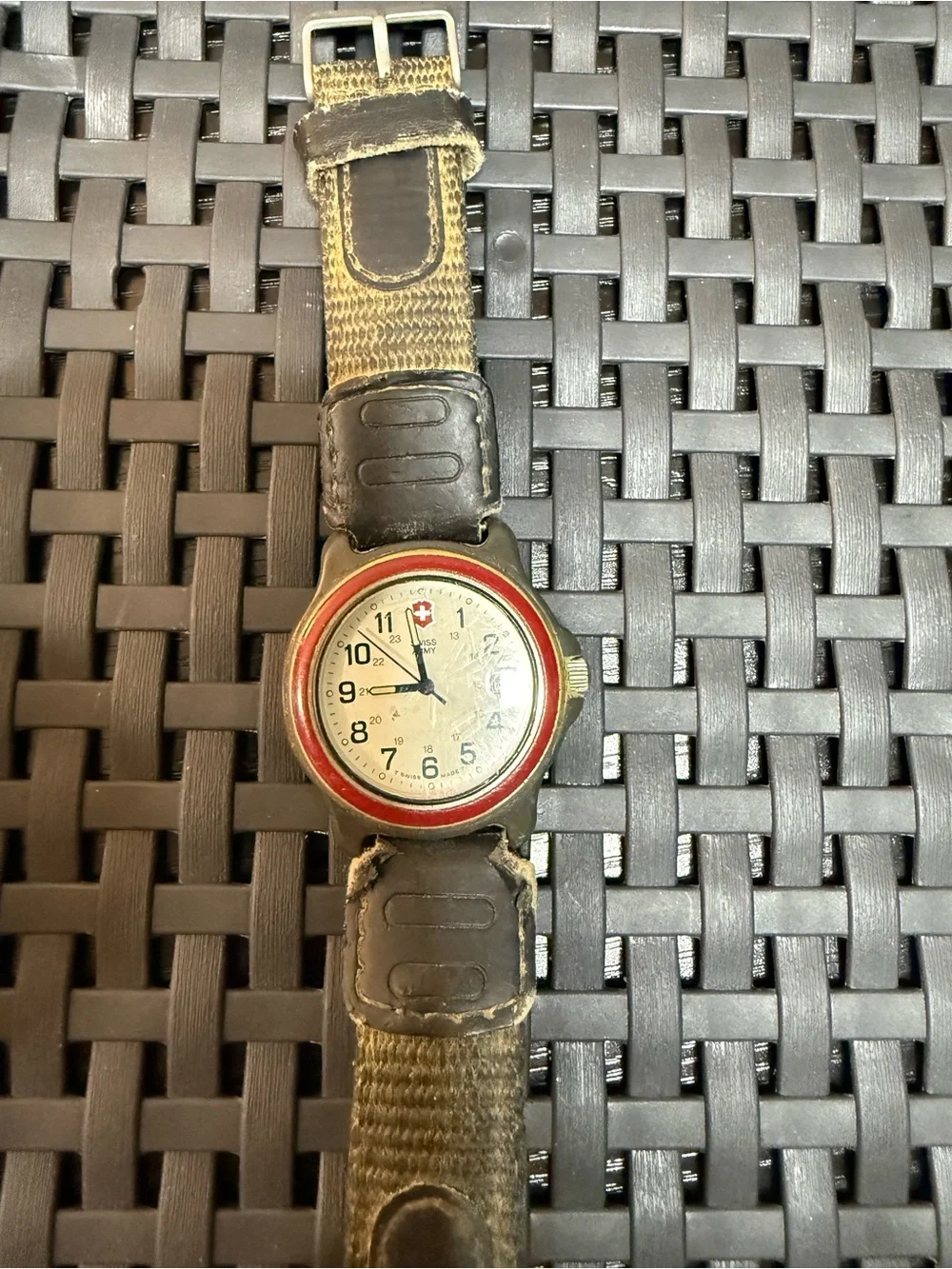 Vintage Swiss Army Marlboro Adventure Team Black Dial Quartz Watch Untested